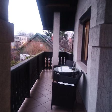 Pokoj W Domu Z Duzym Ogrodem Krakkó Kültér fotó