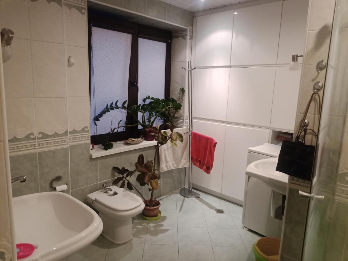 Pokoj W Domu Z Duzym Ogrodem Krakkó Kültér fotó