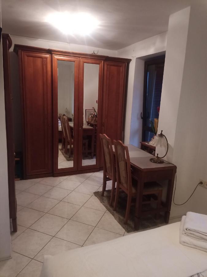 Pokoj W Domu Z Duzym Ogrodem Krakkó Kültér fotó