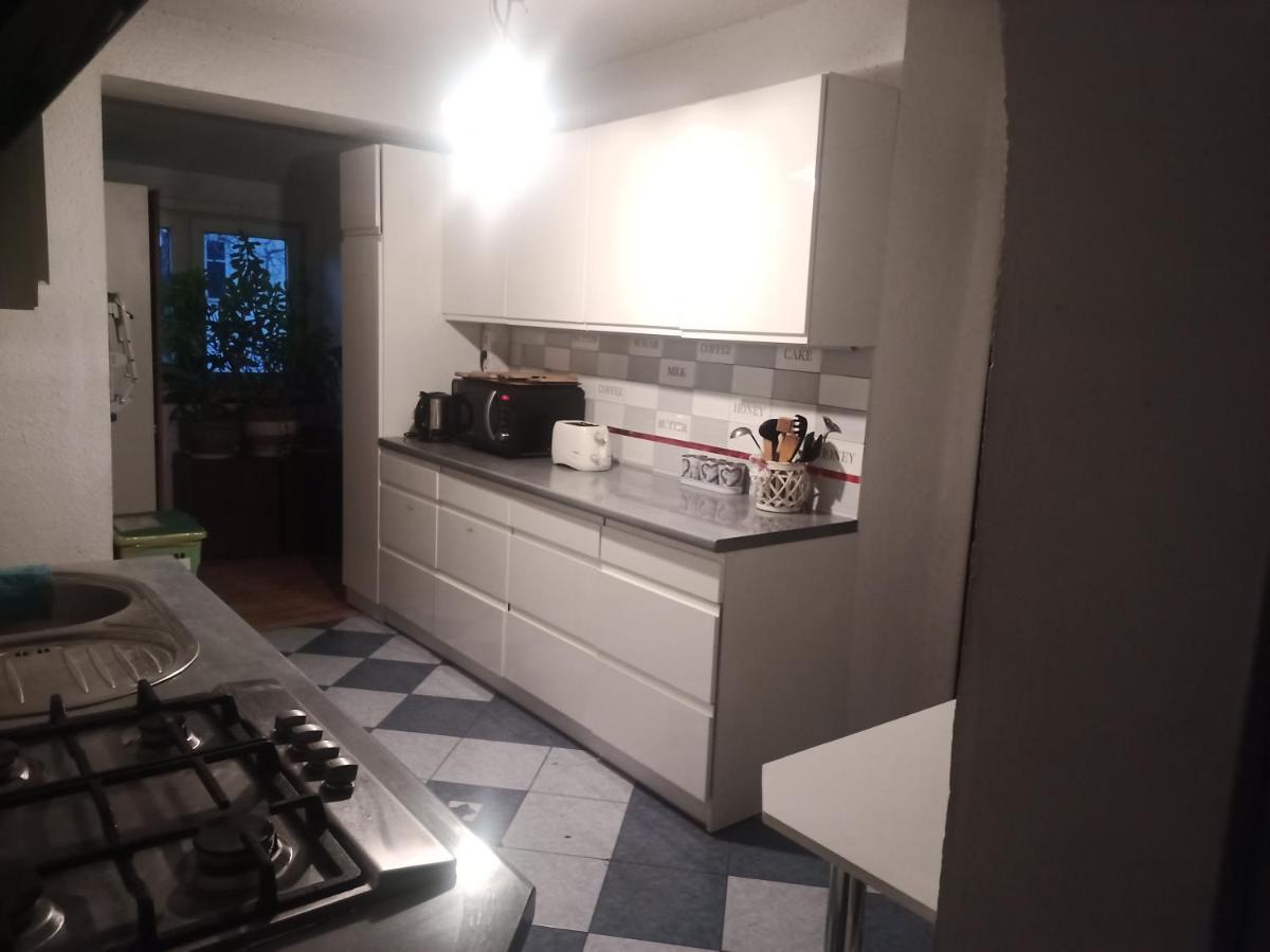Pokoj W Domu Z Duzym Ogrodem Krakkó Kültér fotó